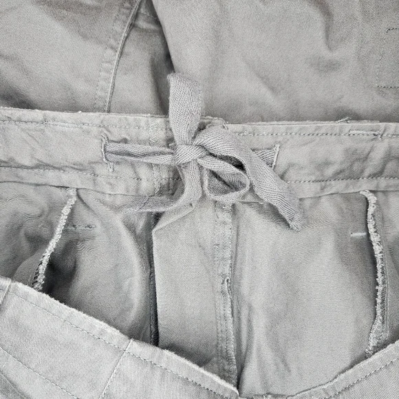 Nike Men's Gray Cargo Shorts Size XL - Picture 3 of 9